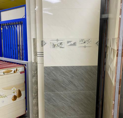 Gạch men Ceramic 30cmx60cm sọc trắng xám PN HP CMN 3702